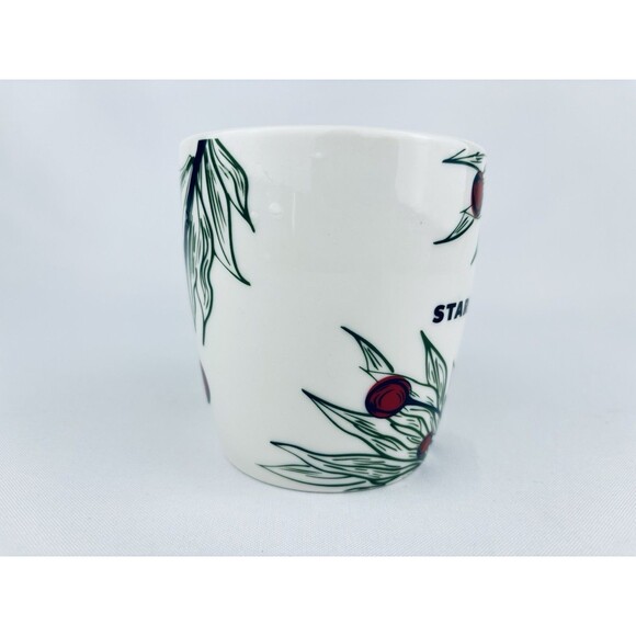 Starbucks 2020 Christmas Holiday Coffee Mug/Cup 12 oz. White Red Holly Berries - Picture 2 of 8
